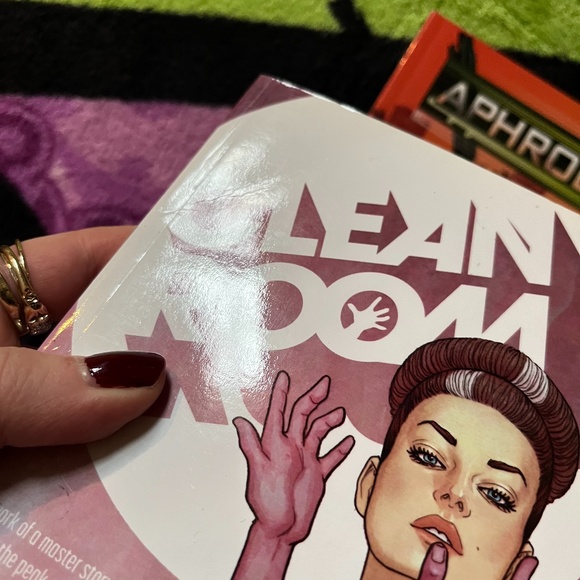 ACTION/HORROR GRAPHIC NOVEL LOT- CUTTER, CLEAN ROOM, APHRODITE V - Picture 2 of 5